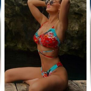 𝅺RELLECIGA Strappy Triangle Bikini Top with Cheeky Brazilian Cut Bikini Bottom